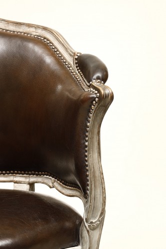 Seating  - Louis XV period office chair with swivel seat