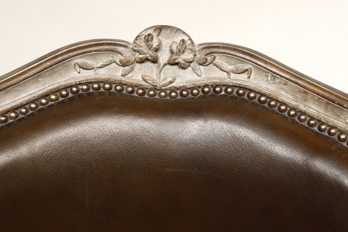 Louis XV - Louis XV period office chair with swivel seat