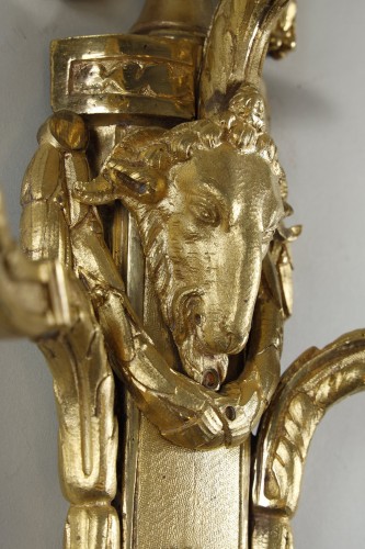 Important pair of Louis XVI gilt-bronze wall lights - Lighting Style Louis XVI