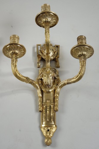 Lighting  - Important pair of Louis XVI gilt-bronze wall lights