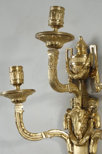 Important pair of Louis XVI gilt-bronze wall lights - Louis XVI