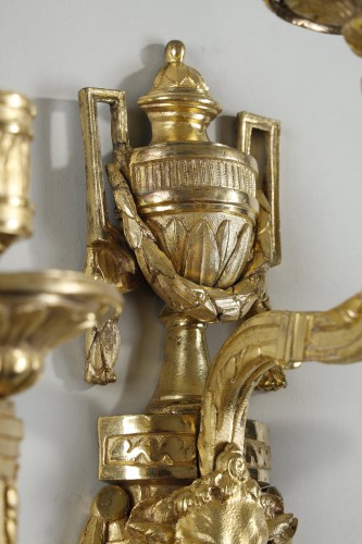 Louis XVI - Important pair of Louis XVI gilt-bronze wall lights