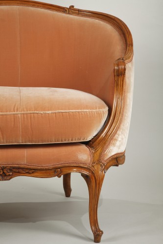 Rare pair of "veilleuse" sofas attributed to Louis Delanois - 