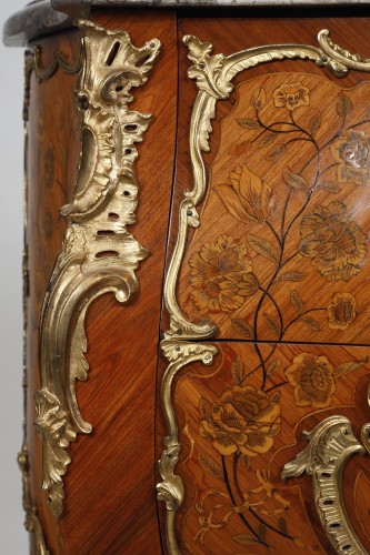 Antiquités - Louis XV period commode stamped by Jacques Dubois
