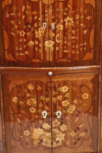 Rare small Louis XV period tambour-front secretary stamped by Adrien Delorm - Furniture Style Louis XV