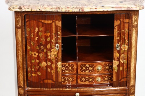 Rare small Louis XV period tambour-front secretary stamped by Adrien Delorm - Louis XV