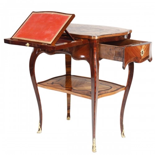 Table volante à transformation estampillée de Jean-Pierre Latz