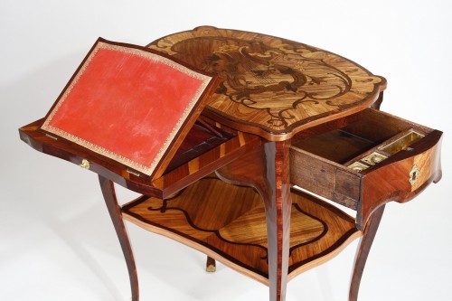 Convertible occasional table stamped by Jean-Pierre Latz - Furniture Style Louis XV