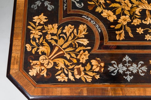 Commode mazarine d'époque Louis XIV en marqueterie florale, attribuée à Thomas Hache - Galerie Gilles Linossier