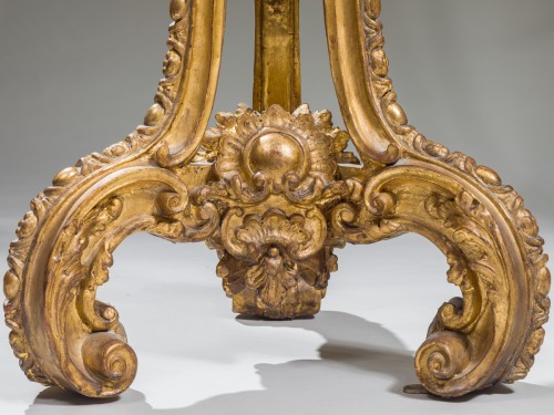 Louis XV - Rare pair of monumental gilt-wood torchère stands, Baltic work, early 18th 