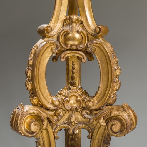 Antiquités - Rare pair of monumental gilt-wood torchère stands, Baltic work, early 18th 
