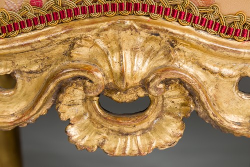 18th century - Elegant carved and gilded wooden Venetian stool, 18th century