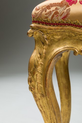 Elegant carved and gilded wooden Venetian stool, 18th century - Louis XV