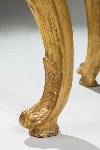 Louis XV - Elegant carved and gilded wooden Venetian stool, 18th century