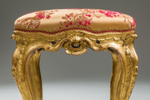 Antiquités - Elegant carved and gilded wooden Venetian stool, 18th century