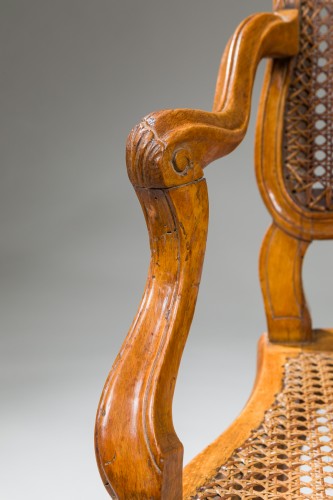 Paire de fauteuils cannés d’époque Louis XV, attribué à Nogaret - Galerie Gilles Linossier