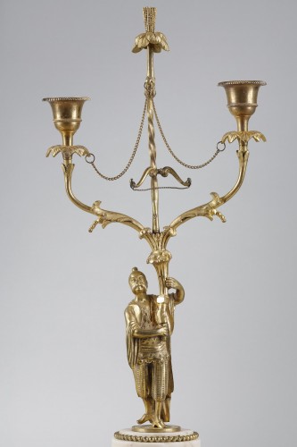 Paire de bougeoirs d’époque Louis XVI en bronze doré - Galerie Gilles Linossier