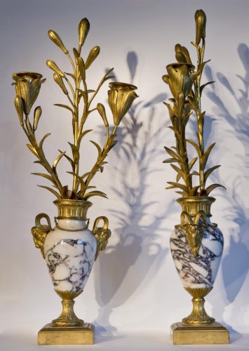 Antiquités - Pair of Louis XVI marble and bronze cassolettes