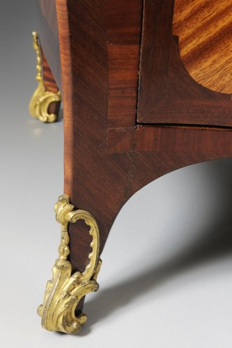 Mobilier Commode - Commode d’époque Régence estampillée BVRB