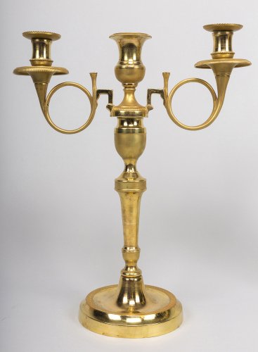 XIXe siècle - Paire de bougeoirs en bronze doré