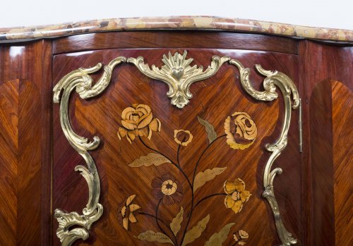 Encoignure d'époque Louis XV attribuée à Latz - Mobilier Style Louis XV