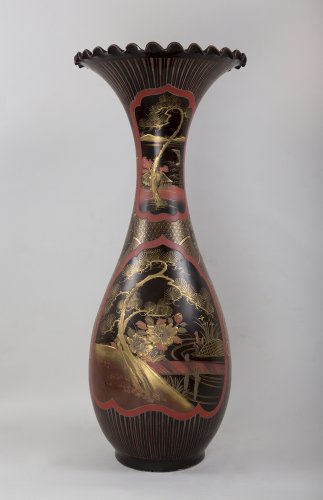 Paire de vases japonais en faïence laquée - Arts d