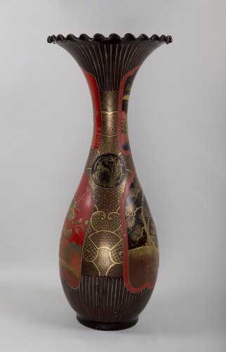 Asian Works of Art  - Pair of 19th century Japanese vases