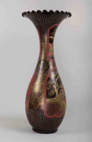 Paire de vases japonais en faïence laquée - 