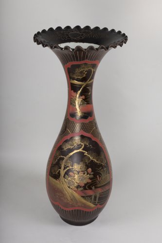  - Paire de vases japonais en faïence laquée