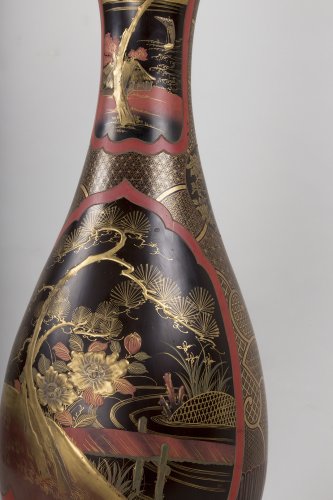 Antiquités - Paire de vases japonais en faïence laquée