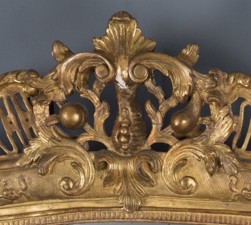 A French Regence period giltwood mirror - French Regence