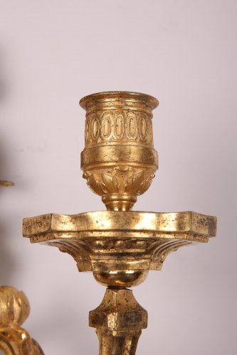 XVIIIe siècle - Paire d'appliques en bronze doré d'époque Transition