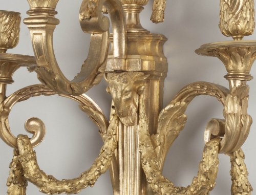 XVIIIe siècle - Paire d'appliques en bronze doré