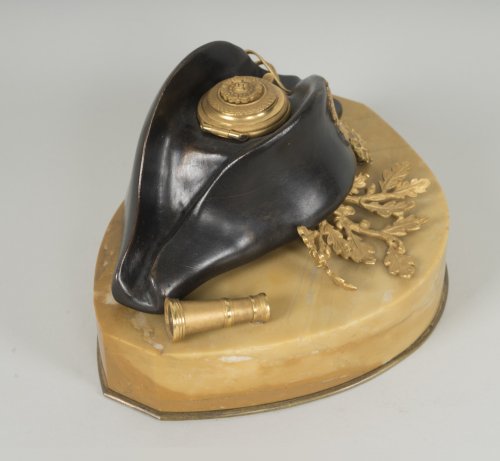 Objet de décoration Encrier - Encrier en bicorne en bronze doré et patiné