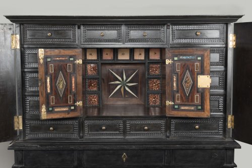 Cabinet flamand en ébène et bois noirci - Galerie Gilles Linossier