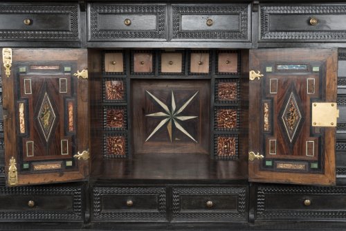 XIXe siècle - Cabinet flamand en ébène et bois noirci