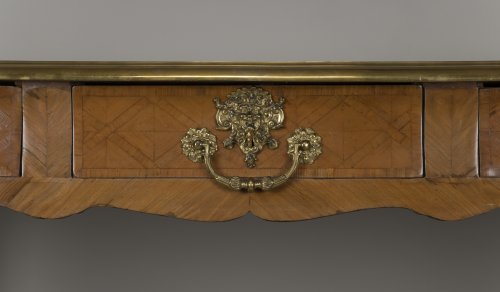Bureau plat d'époque Régence en placage de bois de violette - Mobilier Style Régence