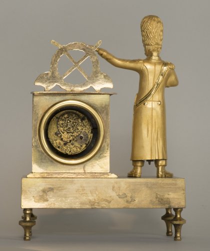 Petite pendule de voyage, le grognard revenant du champ de bataille - Horlogerie Style Empire