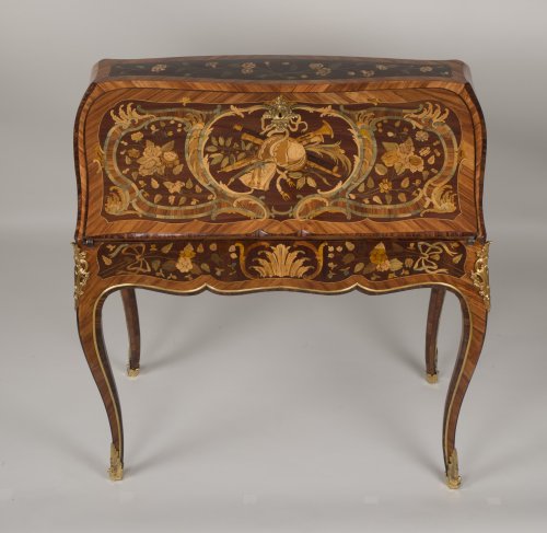 Bureau dos d'âne estampillé de Brice Péridiez - Mobilier Style Louis XV