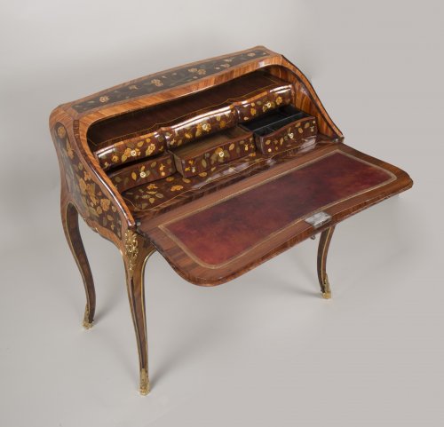 Louis XV - Bureau dos d'âne estampillé de Brice Péridiez