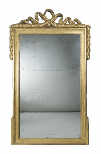 French Louis XVI Giltwood Mirror with Carved Pediment