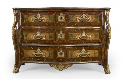 Commode dauphinoise d'époque Régence