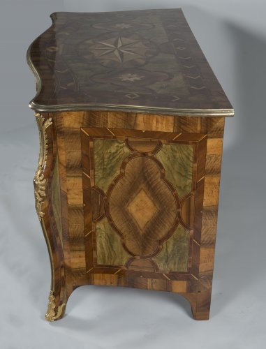 Commode dauphinoise d'époque Régence - Régence