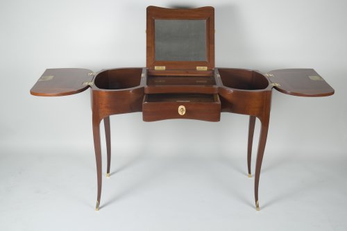 Solid Mahogany Coiffeuse attributed to Jean-François Oeben - 