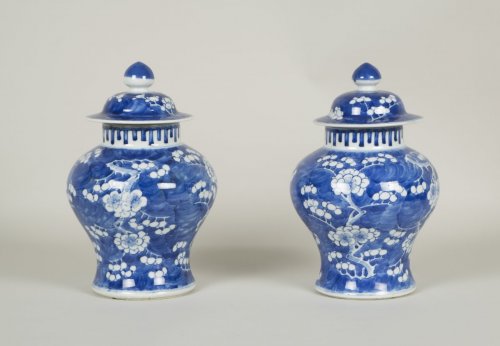 XVIIIe siècle - Paire de vases Kangxi