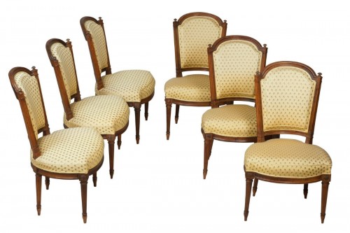 Suite de six chaises en noyer d'époque Louis XVI