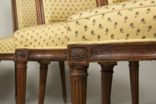 Set of 6 Louis XVI walnut chairs - Seating Style Louis XVI