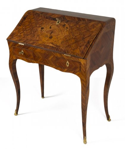 Bureau dos d'âne d'époque Louis XV estampillé I.C. Saunier