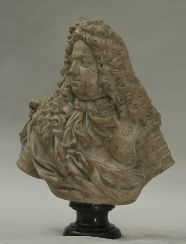 Sculpture Sculpture en Marbre - Coysevox, attribué à - Buste du Grand Dauphin