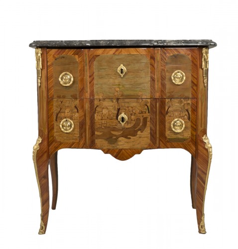 Petite commode estampillée Roussel